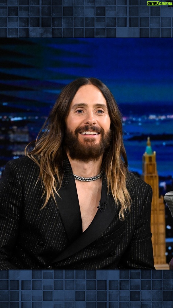 Jared Leto Instagram - @jaredleto and Jimmy have a little trouble finding the infamous @empirestatebldg on the Tonight Show set 😂 #FallonTonight The Tonight Show Starring Jimmy Fallon