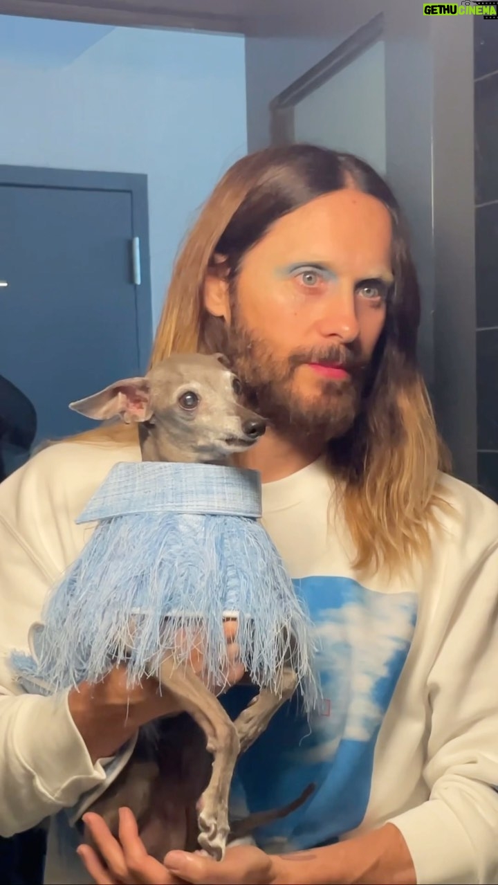 Jared Leto Instagram - Hot mess makeup tutorial with new muse @tikatheiggy 🩵