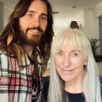 Jared Leto Instagram - Holiday pics xoxo 🎁🎅🏻🎄🕺🏻 Almost forgot my yearly Xmas card 🥸