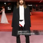 Jared Leto Instagram - Academy Museum Gala 🖤❤️ @givenchy @gaspargloves 📸: Getty Images / Rodin Eckenroth/GA Grooming: @lucyhalperin Styling: @theadamballheim
