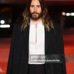 Jared Leto Instagram - Academy Museum Gala 🖤❤️ @givenchy @gaspargloves 📸: Getty Images / Rodin Eckenroth/GA Grooming: @lucyhalperin Styling: @theadamballheim