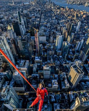Jared Leto Instagram - Jared Leto climbs the Empire State Building to launch Thirty Seconds to Mars World Tour

North America - presale on sale NOW, Password: Seasons

General tickets on sale November 17th

Empire 📸: @renan_ozturk  @empirestatebldg
Heli 📸: @chrisburkard // Aerial DP: @vancalcine

Thanks to: @empirestatebldg & @raybanmeta 🙏
