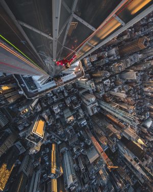 Jared Leto Instagram - Jared Leto climbs the Empire State Building to launch Thirty Seconds to Mars World Tour

North America - presale on sale NOW, Password: Seasons

General tickets on sale November 17th

Empire 📸: @renan_ozturk  @empirestatebldg
Heli 📸: @chrisburkard // Aerial DP: @vancalcine

Thanks to: @empirestatebldg & @raybanmeta 🙏