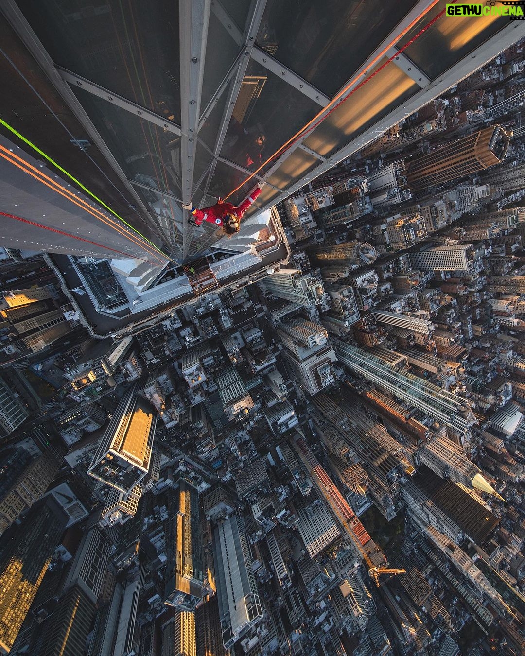 Jared Leto - 275.1K Likes - Jared Leto climbs the Empire State Building to launch Thirty Seconds to Mars World Tour
North America - presale on sale NOW, Password: Seasons
General tickets on sale November 17th
Empire 📸: @renan_ozturk @empirestatebldg
Heli 📸: @chrisburkard // Aerial DP: @vancalcine
Thanks to: @empirestatebldg & @raybanmeta 🙏