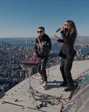 Jared Leto Instagram - “JARED LETO CLIMBS ICONIC EMPIRE STATE BUILDING TO CELEBRATE THE LAUNCH OF THIRTY SECONDS TO MARS’ MASSIVE GLOBAL TOUR”

Today we launch SEASONS WORLD TOUR 2024 in celebration of our brand new album, It’s The End of The World But It’s a Beautiful Day!!

I've had a fascination with the Empire State Building, the “world’s number one attraction”, since I was a kid. Not sure if it was Guinness world records, King Kong, but something about this iconic structure always captured my imagination. Built in just 13 short months, in one of the greatest cities in the world it has always been a powerful symbol to me of all the possibilities in life. 

As many of you also know, I love to climb. It’s one of the few things I’ve found that takes me away from some of the pressures of life and helps me to find a bit of freedom and equanimity. 

In a lot of ways, this album is about following your dreams and pushing yourself to do the seemingly impossible. Climbing the Empire State Building certainly falls into that category for me. As does touring the world with my brother and sharing these unforgettable concerts and experiences with you all. 

We are so excited to get back out on the road and to come see you in so many amazing places all over the world.

It's been too long. We miss you. We love you. We'll see you very soon!!!

North America presale starts tomorrow at 10am local (Password: Seasons) and all tickets on sale Friday November 17!

Empire 📸 & 🎥: @renan_ozturk 
Heli 🎥: @gotham.film // Aerial DP: @vancalcine 
Graphic Design: @grossjulian 
Poster 📸: @jackwaterlotstudio 

Thanks to: @empirestatebldg & @raybanmeta 🙏