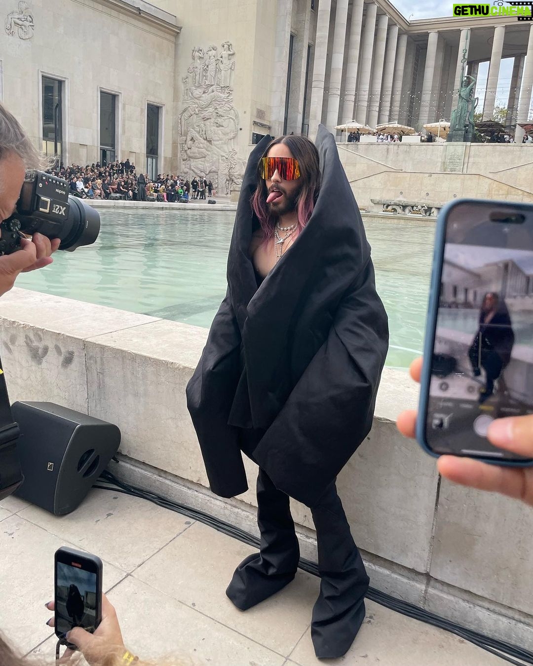 Jared Leto - 204.4K Likes - 🕺🏻 @rickowensonline
📸 @joshosuna @anumphotography