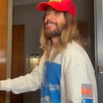 Jared Leto Instagram - Hmmm…that delivery man looks a Leto familiar… Ps NEW ALBUM IN FIVE DAYS! 🕺🏻🕺🏻🕺🏻