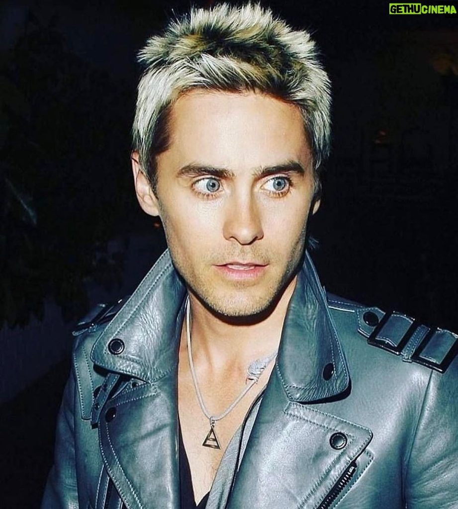 Jared Leto Instagram - 10 DAYS till new album drops!!!! Should I cut my hair to celebrate?? ✂️✂️✂️