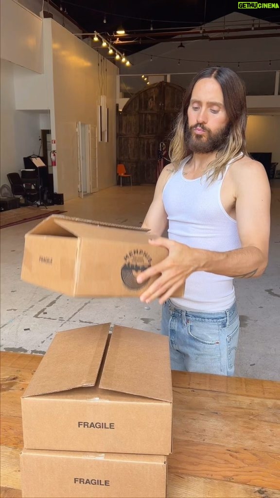 Jared Leto Instagram - VINYL UNBOXING!! 📦📦📦 Finally got the album and wanted to share what the vinyl looks like 🌅🌅🌅 Have you pre-ordered yours?? Album drops in just 16 days!!!! 🙏🏼🌅🕺🏻