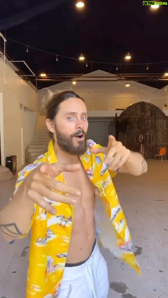 Jared Leto Instagram - #openversechallenge for Seasons!!!! Remix this vid to add your own verse π€ show me what u got π€πΊπ»ππ»Iβll be posting the best one ππΌ canβt wait to see #versechallenge #openverse #seasons #newmusic #songofthesummer #newmusicfriday