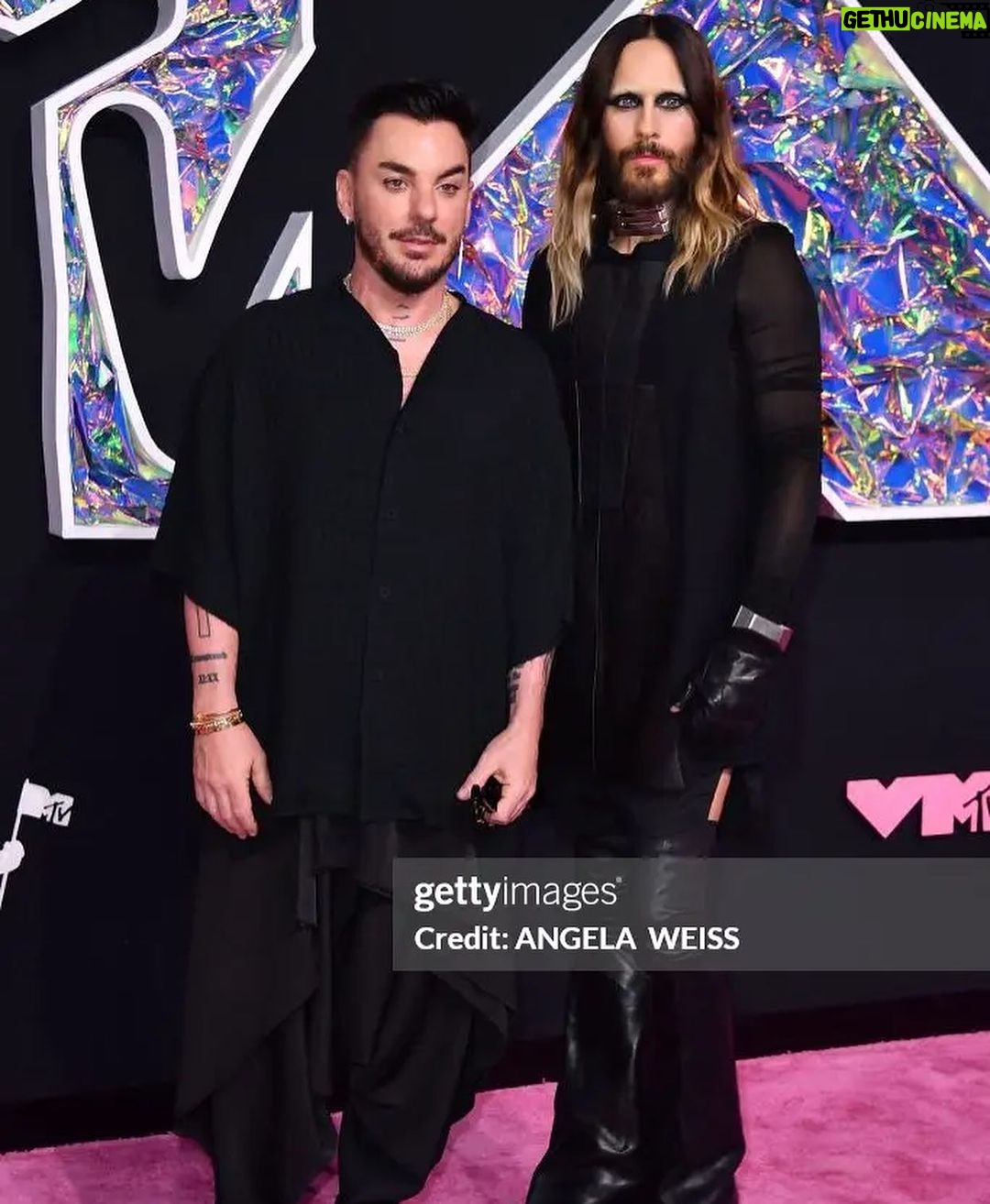 Jared Leto Instagram - β€οΈβπ₯π€β€οΈβπ₯π€β€οΈβπ₯π€β€οΈβπ₯ πΈ: Getty Images / Doug Peters - PA Images, Dimitrios Kambouris, Angela Weiss / Johnny Nunez πΊπ» @rickowensonline @paulsinclaire @claraleopard @laramiemakeup