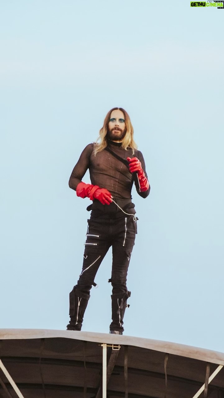 Jared Leto Instagram - Adrenaline rush hits midair 🌬️
