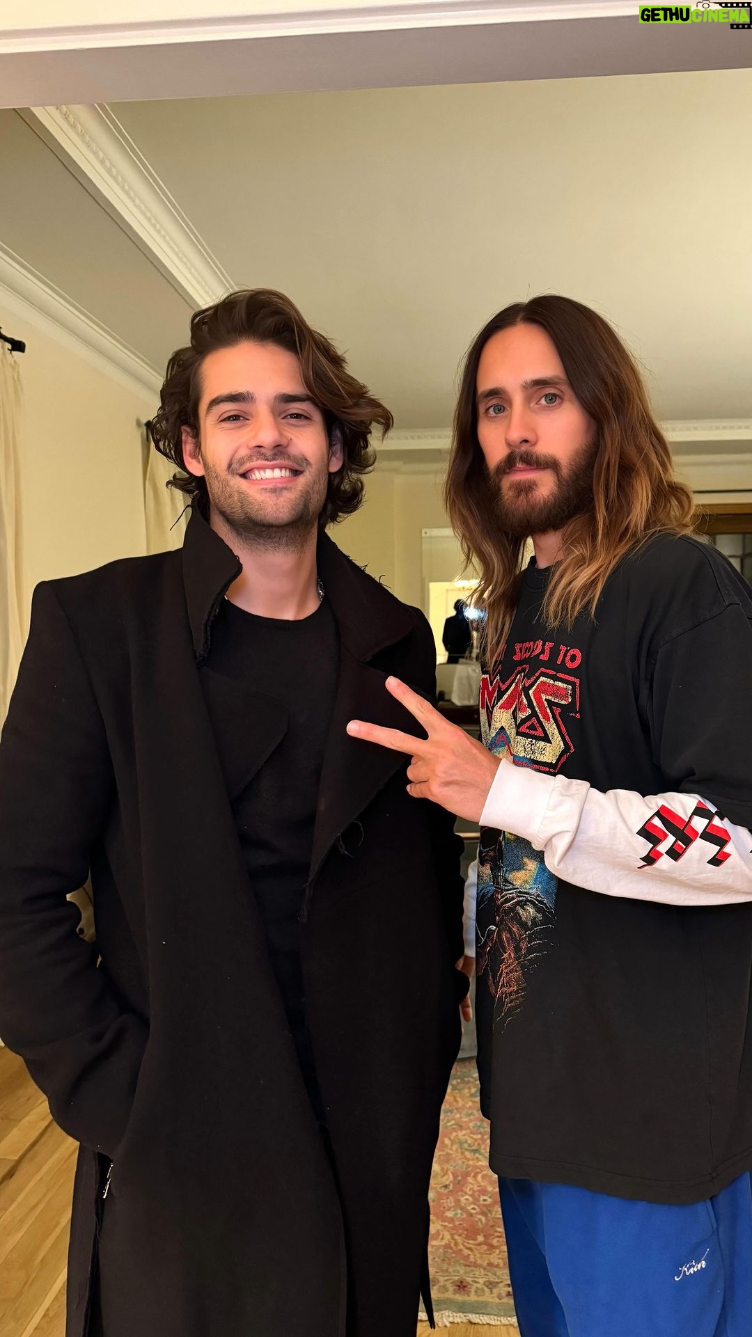 Jared Leto Instagram - Just your average noisy neighbor 🤓🤫🤭🎶
