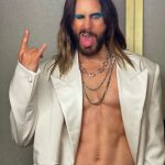 Jared Leto Instagram - Anyone want a present? 💝 🥸 See you on tour in 24? Happy holidays 🎅🏻