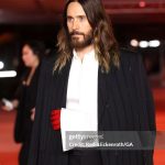 Jared Leto Instagram - Academy Museum Gala 🖤❤️ @givenchy @gaspargloves 📸: Getty Images / Rodin Eckenroth/GA Grooming: @lucyhalperin Styling: @theadamballheim