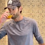 Jared Padalecki Instagram - Hey y'all!! If you haven't had a chance to check out our new @gomantralabs HYDRATION line yet, here is a thirst pic to inspire you* It's filled with vitamins C, B, electrolytes, minerals and pre-biotics. Use my promo code Jared25 to save 25% off your order!! Link in bio *What? I'm parched!! 😂