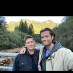 Jared Padalecki Instagram - #FlashbackFriday to one year ago today… when I said goodbye to character, and a show, that i dearly loved (and, STILL love)… our last filming day of #supernatural… I will never be able to put into words what my time with #SamWinchester gave me. More importantly, I’ll never be able to put into words what the relationships that were built STILL mean to me. I guess I’ll stick to tried-and-true. Thank you. Miss y’all. @jensenackles #spnfamily