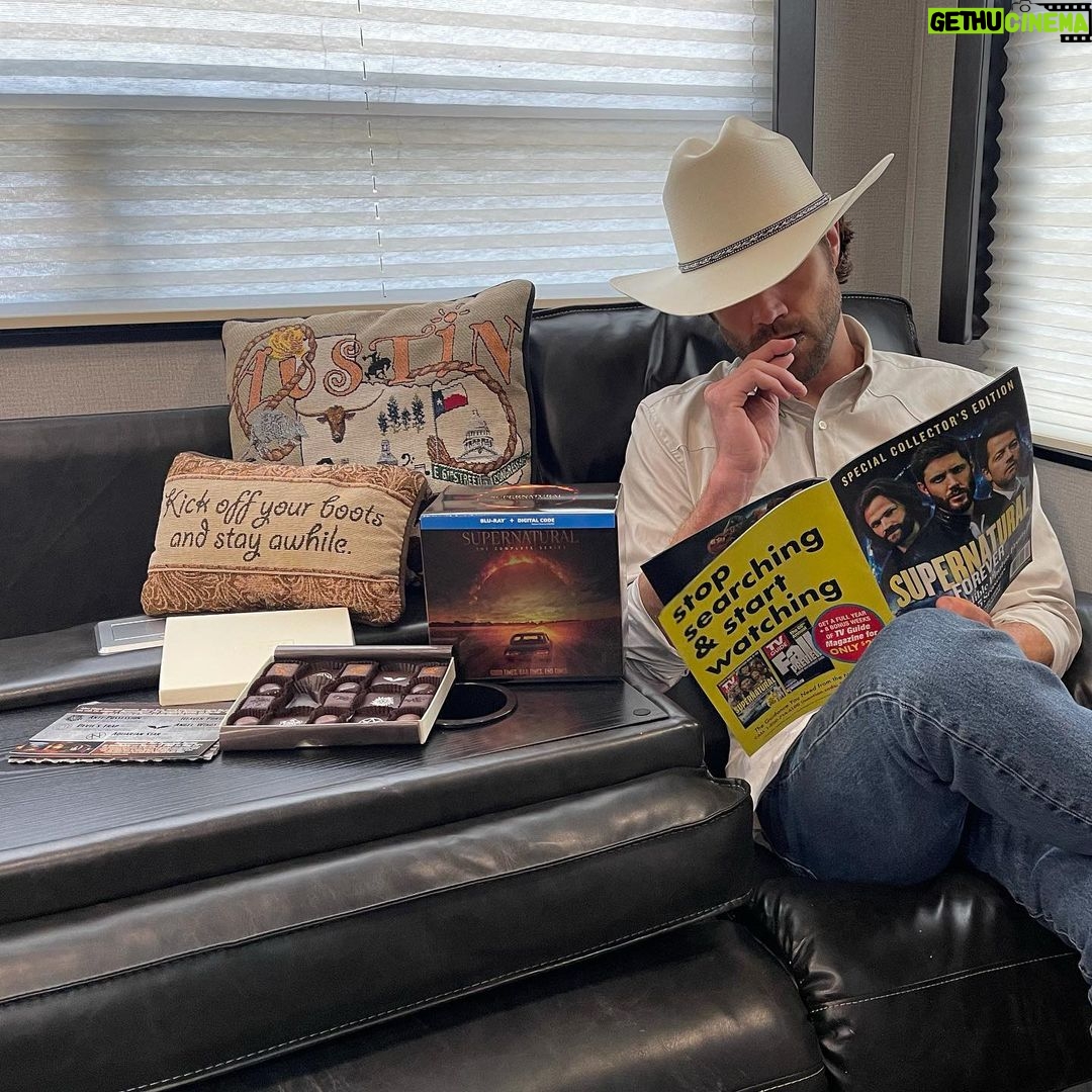Jared Padalecki Instagram - Looks like I have my summer plans... 😁 Thanks @tvguidemagazine @cw_supernatural @warnerbrostv @valerieconfctns Available TODAY!!!