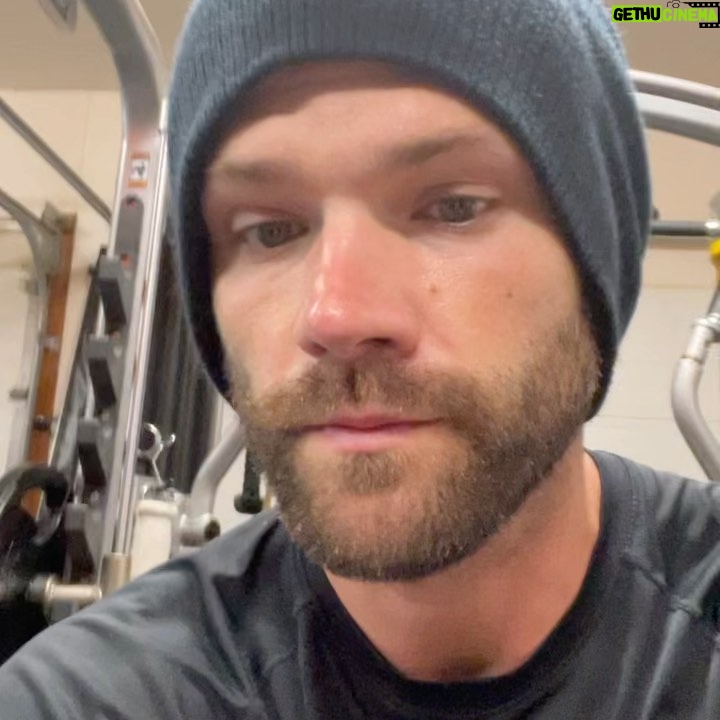 Jared Padalecki Instagram - This #mantramonday let’s keep focusing on replacing bad habits with good ones. For me it will be using @gomantralabs GO hydration + energy powder instead of soda or sugary “energy” drinks that leave me jittery and more tired at the end of the day. Please let me know how you like it (if you’ve tried it) and also what new habits you are going to start this week! Take 25% off your first order with code: JARED25. Link in bio #gomantralabs #mantrafamily #akf #spnfamily #walkerfamily