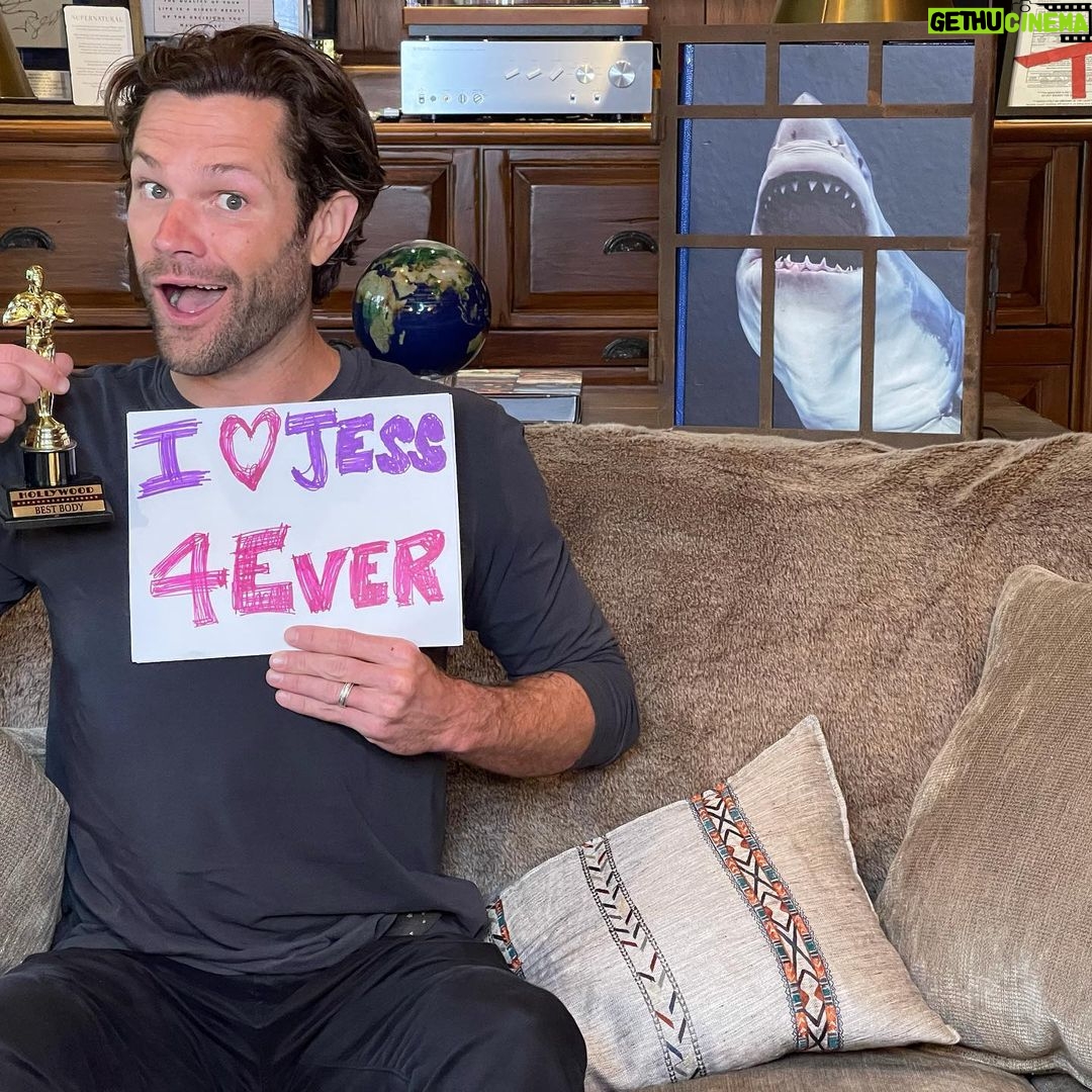 Jared Padalecki - 612.8K Likes - Ohmigod @miloanthonyventimiglia our offices are SO SIMILAR!! Little bit of @michaelmuller7 ,little bit of @gilmoregirls homeboy love! TWINSIES! (Well, I don’t have an Emmy nomination, but I DO have a “Best Body” trophy that was worth every dollar @genpadalecki paid for it on Hollywood & Vine). Miss ya brother. Couldn’t be more proud of ya. @jimmyfallon @towwn