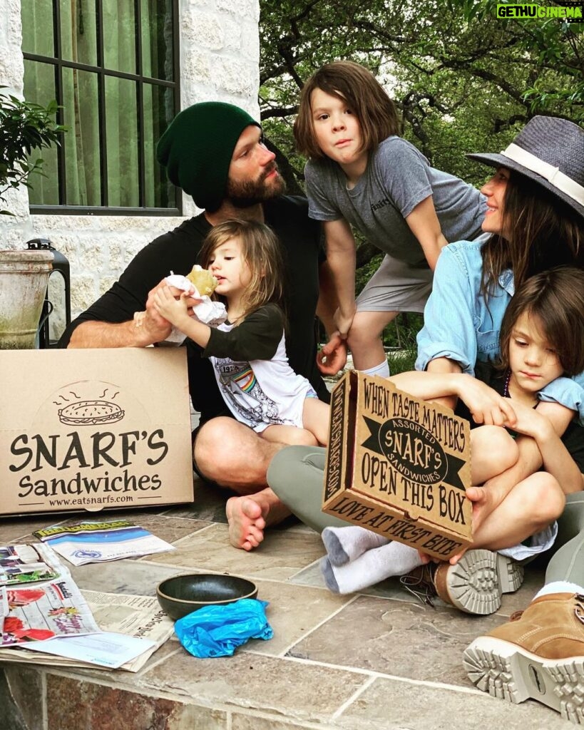 Jared Padalecki Instagram - Dot is stealing my sandwich!!! 😡😡 For real though, @snarfssandwichesatx is my favorite spot, and has been keeping me fed during these crazy times. AND, they’re donating a boatload of sandwich’s to feed Austin first responders!!!! PLEASE support their “See A Sandwich, Send A Sandwich”program!! 🙏🙏❤️❤️ I’d like to officially nominate @ascensionseton for a platter 😁