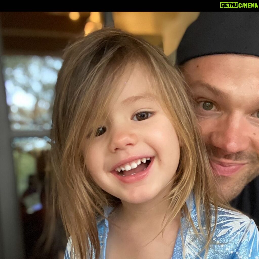 Jared Padalecki Instagram - Baby girl. Even with all of this craziness going on, you still manage to smile so big and so true. One of these days, when i unwrap myself from around your smallest of fingers, I’ll try and manage something older and wiser than “Smile for daddy!!!”... 🤦‍♂️... until then, please keep smiling for daddy. It’s the air that I breathe. Happy 3, Dot.