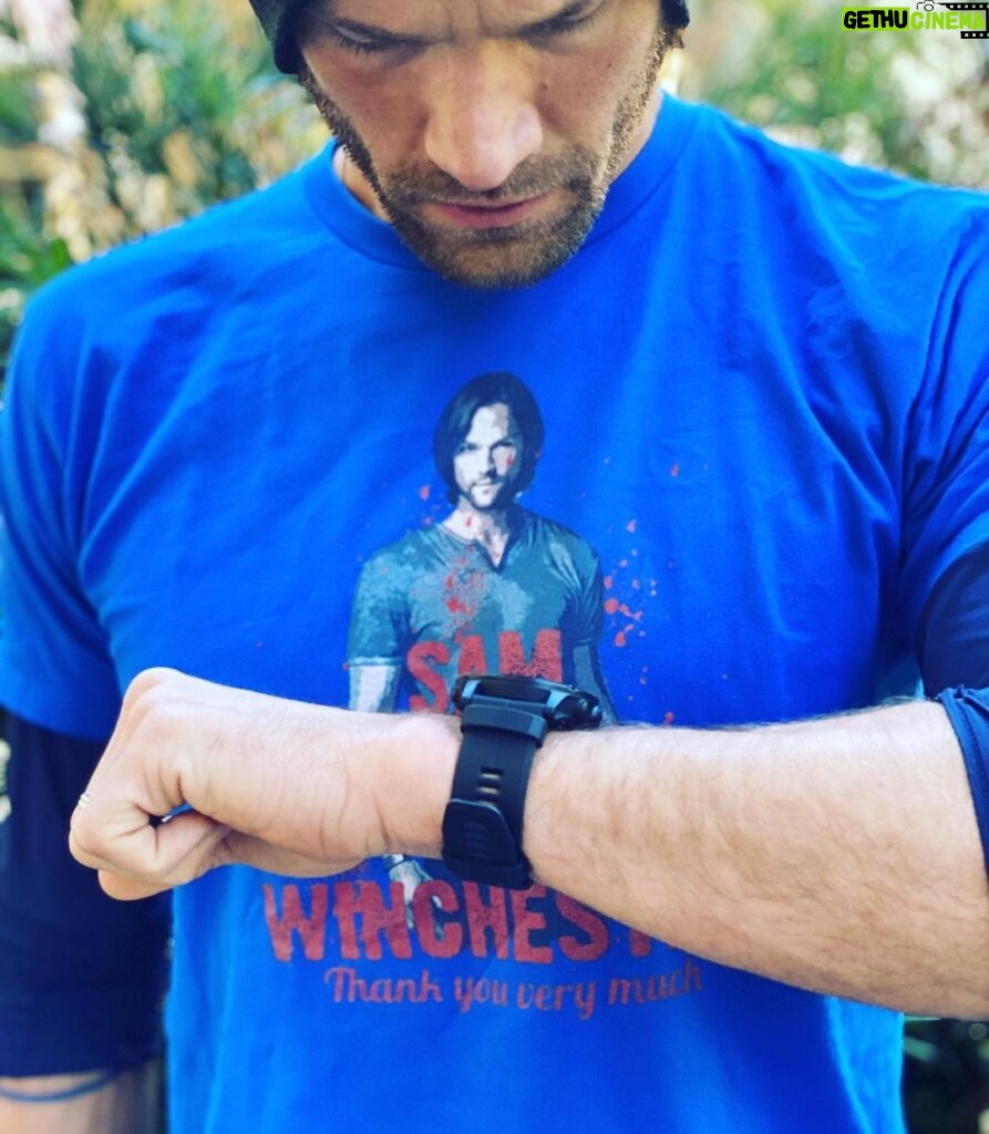 Jared Padalecki Instagram - Two weeks left til the #austinmarathon !! Multi-tasking today as I knocked out one of my final long runs AND built up an appetite to gorge during the #superbowl 😁... decided to bring a friend along for extra motivation... #SamF’NWinchester #akf #spnfamily @garmin #garmin