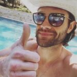 Jared Padalecki Instagram - Sending greetings and love from The Great State Of Texas!!! Y’all be safe out there and have a happy and safe holiday season now, ya here? #happyholidays