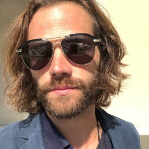 Jared Padalecki Instagram - Sunday #sdcc Jared, meet Monday #finalseasonspn Sam.... Talk amongst yourselves.... #spnfamily #24hourchallenge