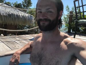 Jared Padalecki Instagram - Exactly two weeks out from the Boston Marathon. SO MUCH to catch up on!!! But, please forgive me, I’m relaxing right now. Talk soon. #spnfamily
