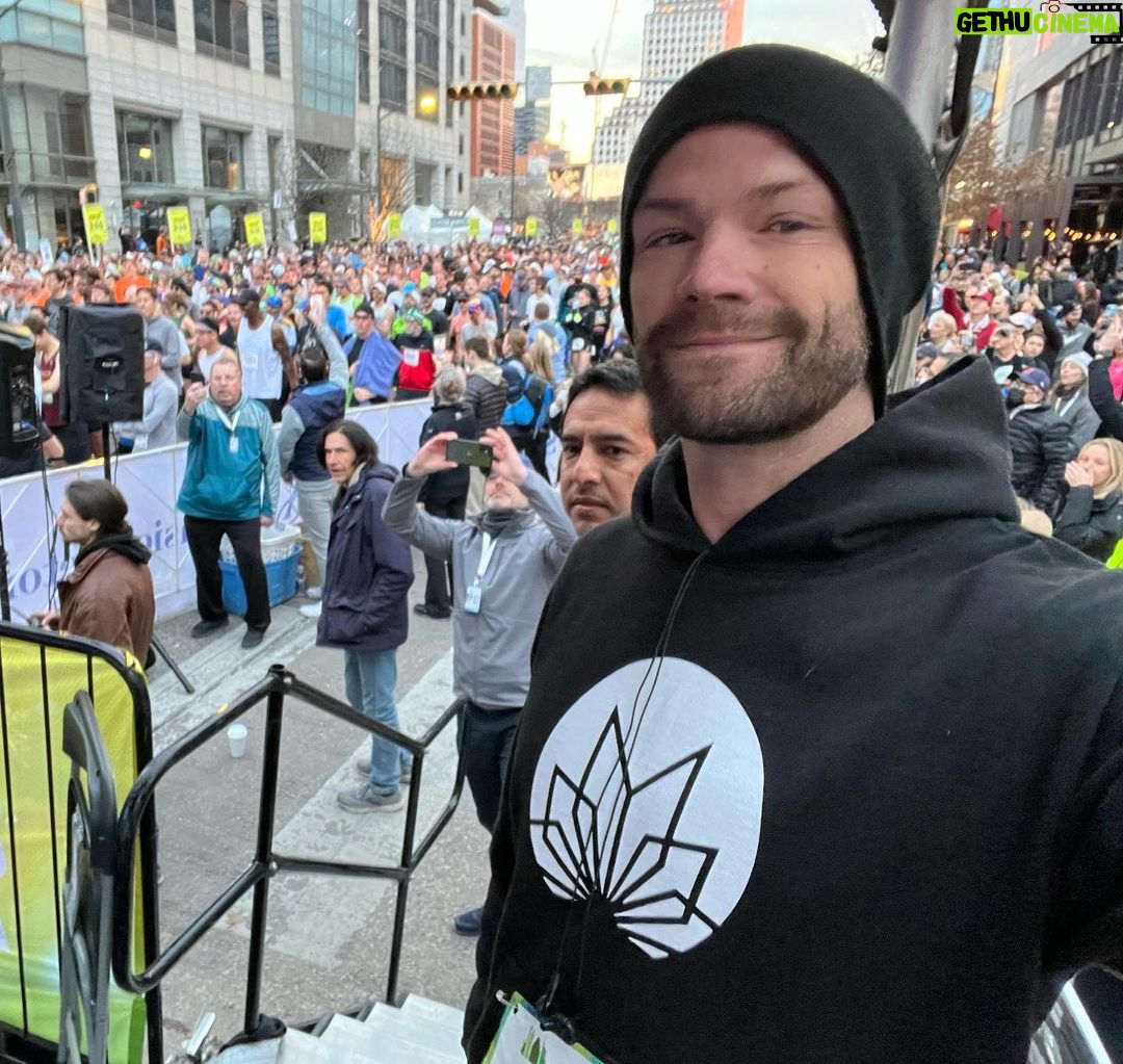 Jared Padalecki Instagram - I ran in the Austin Half Marathon over the weekend!!! (I even finished it!) Couldn’t have done that level of fitness without a long term commitment to my health. I know many of you are doing the same. Sometimes that looks like this and sometimes that looks like going through a busy day, raising your kids, running errands and making healthy food choices. For me products like HYDRATE or GO really help me get the vitamin/mineral boost I need (B12, my friend). If you’ve been on the fence about trying Mantra, please use my discount code: RUNJRUN for 50% off. Link is in bio. 🙏🏻🙌🏻 #MadeForGreat #gomantralabs