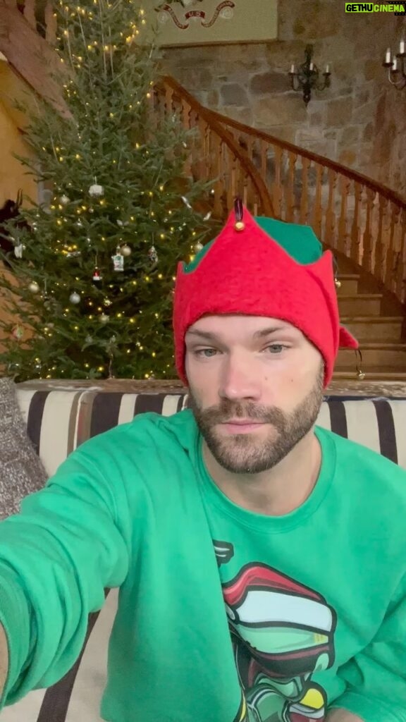 Jared Padalecki Instagram - Hey y’all! @gomantralabs and I have put a little something together to thank you for your support this year. We are so grateful to everyone who tried our products and hope they made a difference in your health practices! This giveaway is for everyone (even my fellow North Pole dwelling elves so hit up the link in my bio!!!) 🎄🎅🙏🏻 #MantraFamily #MadeForGreat #GoMantraLabs