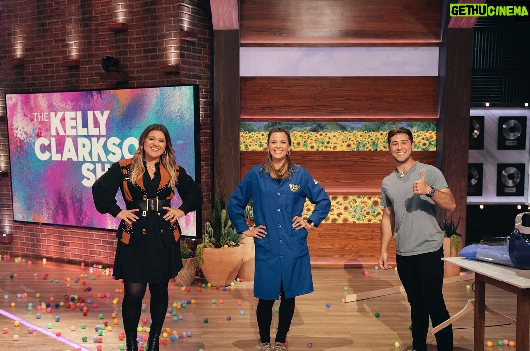 Jaren Lewison Instagram - Cannot believe I am saying this, but catch me tomorrow July 7th on the @kellyclarksonshow at 2pm central time!! It is one *explosive* episode ⚡️🤠 #RememberTheFeeling #TEXAS The Kelly Clarkson Show