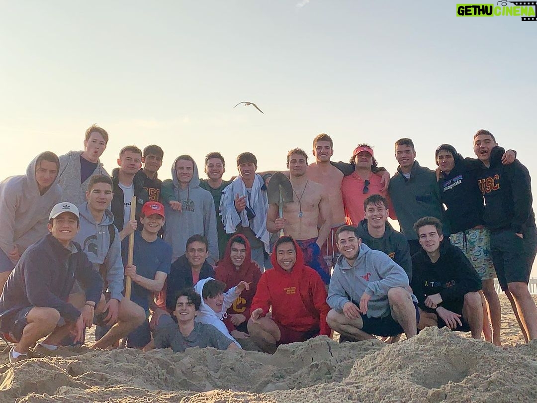 Jaren Lewison Instagram - But mom... Iām not ready to come home yet! š©š #sleepover #corona #rememberthefeeling University of Southern California