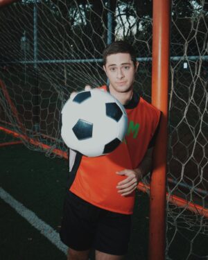 Jaren Lewison Instagram - AVISA QUE TEAM BEN VENCEU!!!!!!! ⚽ 💗

📸: @brenodamatta