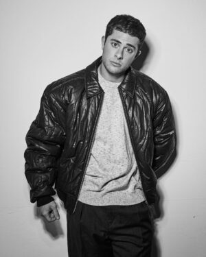 Jaren Lewison Instagram - Thank you @numero_netherlands !! 

#RememberTheFeeling 😎

📸: @philchester @sarakbyrne
👕: @tabitharsanchez
💈: @ryannyc
👨‍💻: @timiletonja
✍️ @janaletonja