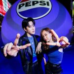 Jarinporn Joonkiat Instagram - @PepsiThai 😜🪩💙🖤 ซ่าหน่อยมั้ยยย? เล่นใหญ่มากกก PEPSI INTO THE NEW ERA ’NEW LOGO!‘ และประสบการณ์ใหม่ที่ IMMERSIVE GLOBE กลางลานเซ็นทรัลเวิลด์ แสง สี เสียง คือที่สุด! เดี๋ยวจะมี Exclusive Mini concert ที่จะจัดใน globe ด้วย ติดตามการจองได้ที่เพจ @PepsiThai เลยน้า งานจัดแค่ 8 วันเท่านั้น ถึงวันที่ 3 มีนาคม 2567 at central world จองบัตรผ่าน LINE @Pepsi ฟรี! ไม่มีค่าใช้จ่าย #PEPSIINTOTHENEWERA #เป๊ปซี่ซ่าหน่อยมั้ย