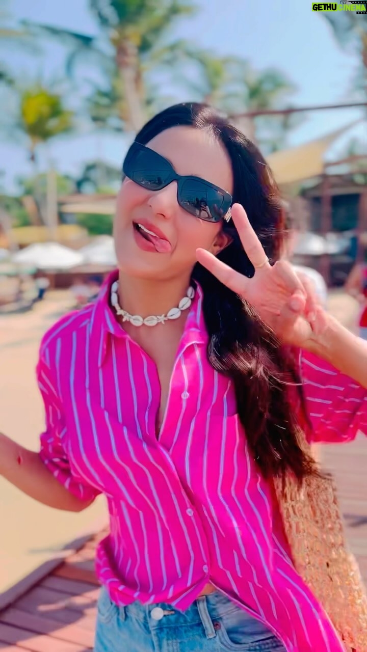Jasmin Bhasin Instagram - Back to reality from a beautiful short vacation ❤️ Thank you @journeyrouters @barcelo_coconut_island for organising this at such short notice !! It was fab! #reels #reelsinstagram #travelwithjr #journeyrouters #barcelócoconutisland #phuketpoolvilla