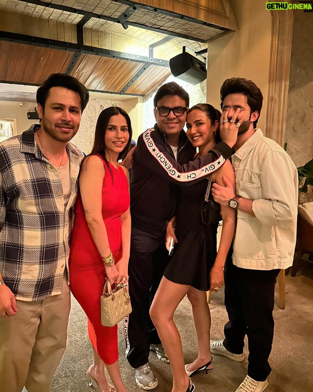 Jasmin Bhasin Instagram - Catching up after ages !!