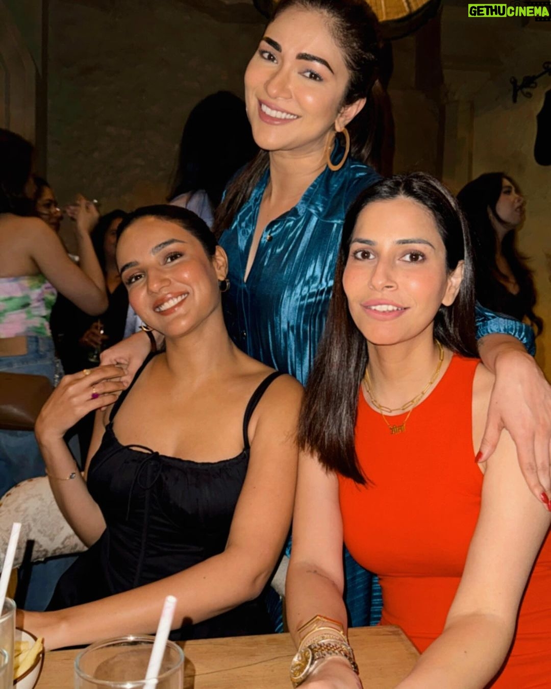 Jasmin Bhasin Instagram - Catching up after ages !!