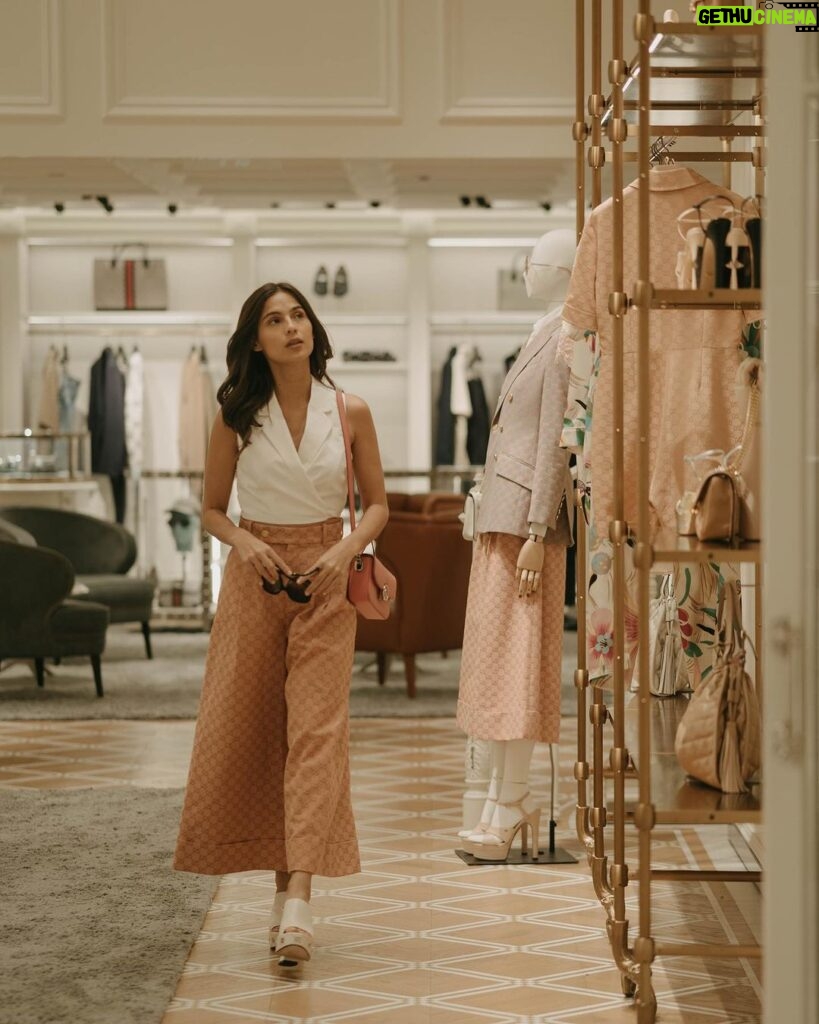 Jasmine Curtis-Smith Instagram - She’s always been a Gucci Girl. 💕 Took a stroll through the newest home of @gucci in Greenbelt 4, officially opening tonight. ✨ #GucciPH #GucciGreenbelt4 #GuccixJCS 📸 @imlukeabadiano