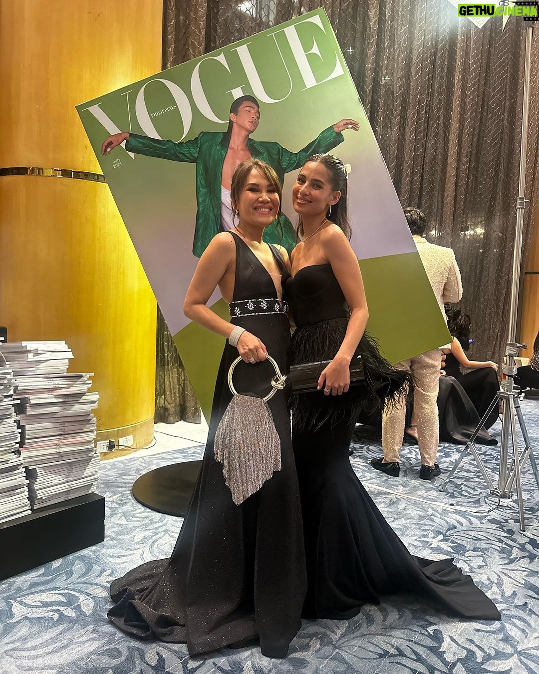 Jasmine Curtis-Smith Instagram - A few phone snaps from the night that was @voguephilippines #Vogue365 🖤