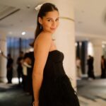 Jasmine Curtis-Smith Instagram – And I go back to black 🖤 

Congratulations @archiecarrasco @randolfpalanca @_beavaldes_ @sukisalvador @pamquinones and everyone that is part of @voguephilippines! A night full of wonderful familiar faces in the industry, great drinks, a flawless September issue cover, and being part of an era where we reach more corners of the world with our stories of home here in the 🇵🇭❤️

Jewelry @tiffanyandco, @nikki_martel 🤍
Clutch @jimmychoo 
Makeup by @johnpagadu 
Hair by @kierlovelasco 
Skin @theaiveeclinic 
Nails @beautyconciergeph 

#Vogue365 
#VoguePhilippines