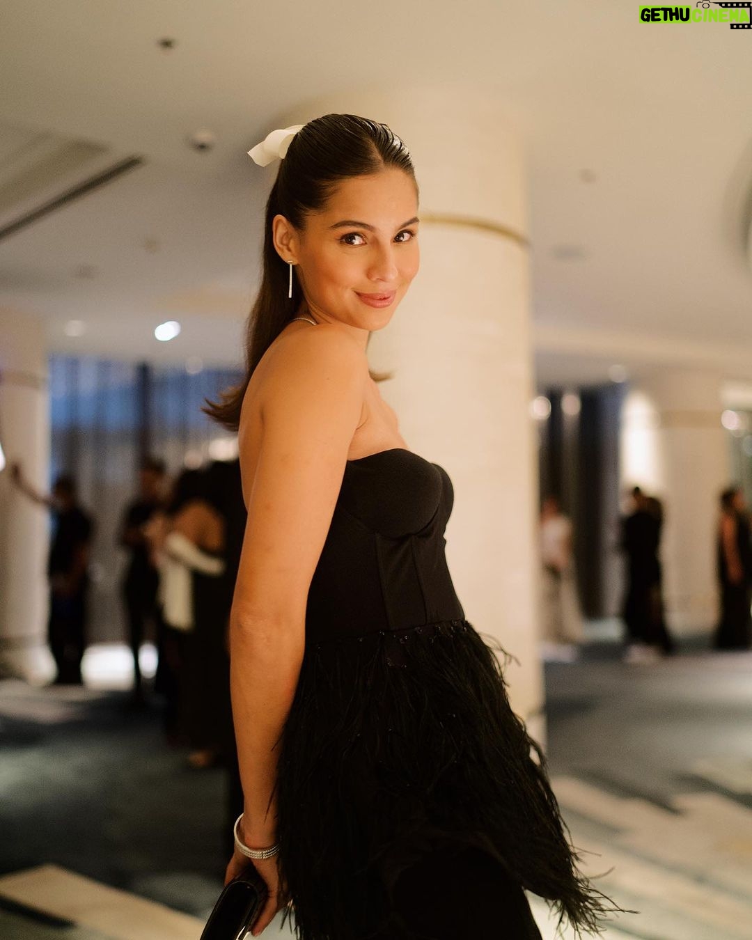 Jasmine Curtis-Smith Instagram - And I go back to black π€ Congratulations @archiecarrasco @randolfpalanca @_beavaldes_ @sukisalvador @pamquinones and everyone that is part of @voguephilippines! A night full of wonderful familiar faces in the industry, great drinks, a flawless September issue cover, and being part of an era where we reach more corners of the world with our stories of home here in the π΅πβ€οΈ Jewelry @tiffanyandco, @nikki_martel π€ Clutch @jimmychoo Makeup by @johnpagadu Hair by @kierlovelasco Skin @theaiveeclinic Nails @beautyconciergeph #Vogue365 #VoguePhilippines