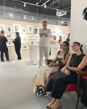 Jasmine Curtis-Smith Instagram - Sister bonding between @jascurtissmith and @annecurtissmith at the @intimateaudreymanila exhibit. 

#intimateaudreyinmanila #iamatsmaison