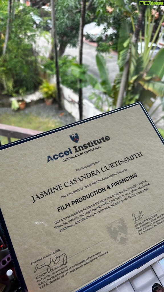 Jasmine Curtis-Smith Instagram - So last month, I went back to study at @accel.institute and this is how it went 😊 Utterly grateful that I got to be part of this cohort with a few familiar faces in the industry, and making new connections as well. It was enriching to learn about producing and what goes along with it. My initial interest sparked from my curiosity on “HOW CAN I MAKE A FILM WITHOUT USING MY OWN MONEY?” Alas. A door is unlocked and I am eager to figure out my next steps after this short course. Cheers to the @adguz_ @biancabalbuena for this experience and creating a space for continuous learning in life and business. Now, I’m figuring out which short course to take next. Fundamentals of Business , maybe? ✨ Check their courses out at accelinstitute.org 💙