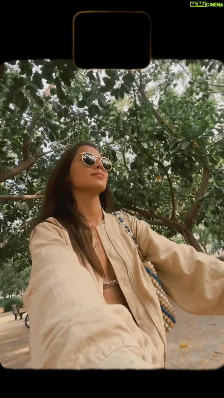 Jasmine Curtis-Smith Instagram - 😌🚲🌳 #JCStrips El Pla del Remei