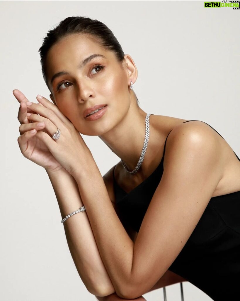 Jasmine Curtis-Smith Instagram - Dazzling in the best of the best @tiffanyandco's iconic pieces, exquisitely created by Jean Schlumberger 💎 It is a moment 🤍 #TiffanyWonders