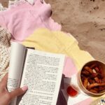 Jasmine Curtis-Smith Instagram – Playa con un libro y pollo crujiente ☀️

#JCStrips Playa de Las Arenas de Valencia