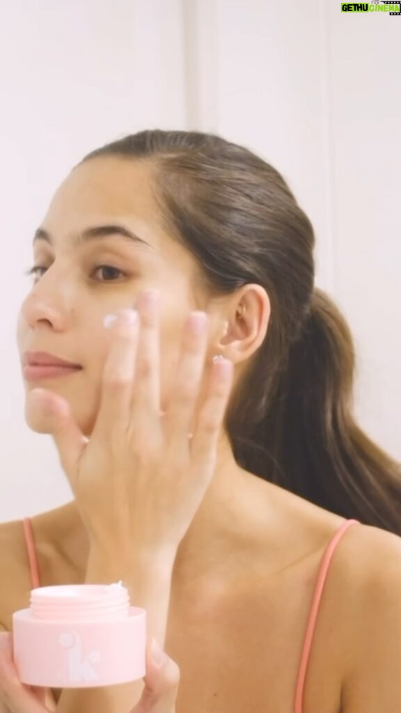 Jasmine Curtis-Smith Instagram - Transforming my skincare routine with @kindskincareph ! 🌟 From radiant glow to self-care bliss, every moment feels like a beauty ritual. Thanks to #KindSkincarePH for bringing these gems to my routine. 💖 #JCHealthBeautyWellness delivers excellence, and I couldn’t be happier! #IChooseJC for my skin’s radiant journey! ✨🌿 Thank you @carlmacadangdang @jc.premiere @mrjonathanso! 😊 #MadeInKorea #OneOfAKindBeauty